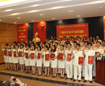 LỄ CÔNG BỐ VÀ TRAO QUYẾT ĐỊNH BỔ NHIỆM KSV TRUNG CẤP, KSV SƠ CẤP VKSND THÀNH...